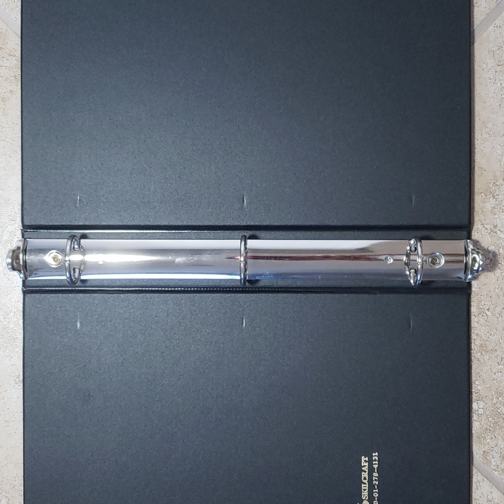 Three Ring Binders - Picture 10 of 12